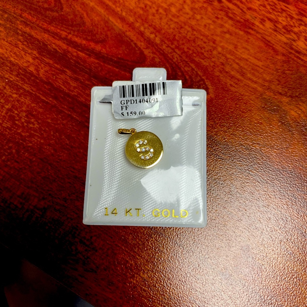 Gold pendant